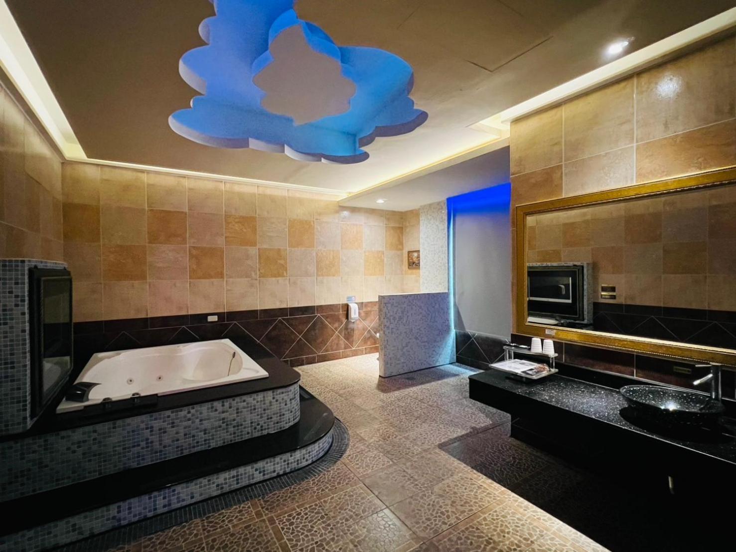 Wei Feng Exquisite Motel Pintung Branch Pingtung Eksteriør billede